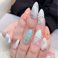 定額ネイルやり放題　￥8800